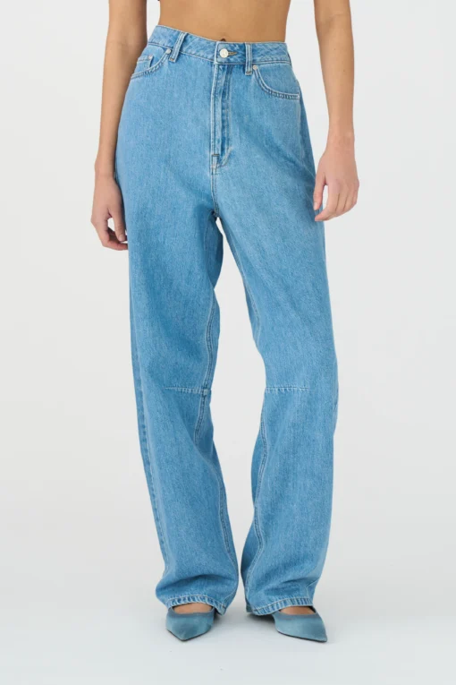 IVY - Janice Slung Jeans, Mid Blue - Image 4