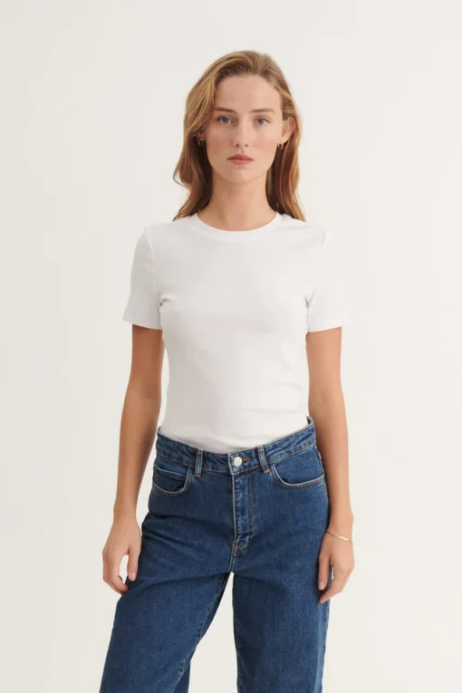Basic Apparel - Ludmilla O-Neck T-shirt - Image 2