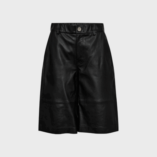 Sorte læder bermudashorts fra Haute L’Amitié – klassisk knælængde og elegant snit.
