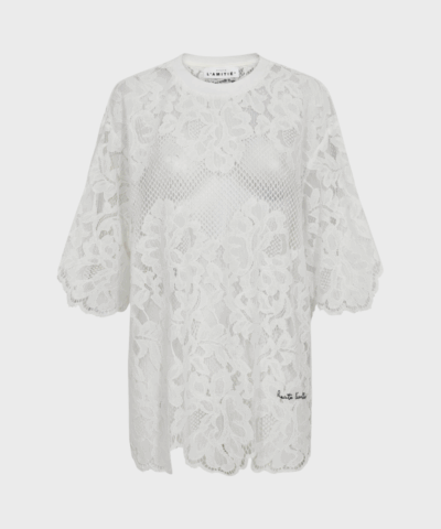 Haute L’Amitié – Curvey Lace Hem Tee, White