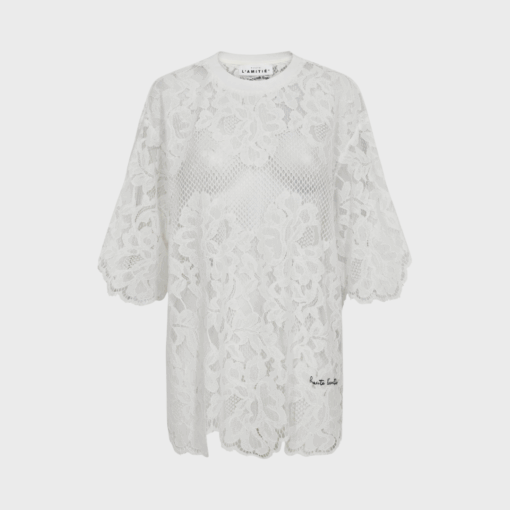 Haute L’Amitié – Curvey Lace Hem Tee, White