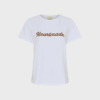 Hvid kortærmet t-shirt fra Heartmade med rund hals og broderet “Heartmade” logo i kontrastfarve, almindelig pasform.