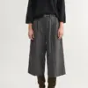 Marjo Shorts i D. Grey Melange – shorts med læg og brede ben