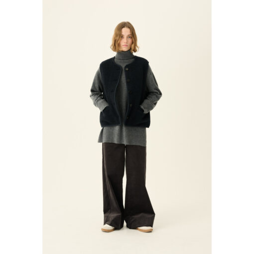 Rue de Tokyo - Cas Teddy Vest, Dark Navy - Image 5