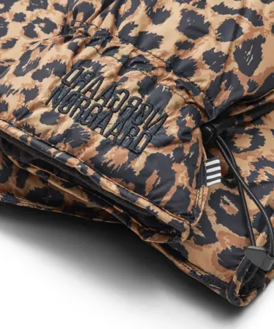 Detalje: polstret ripstop, leopardprint og elastisk manchet på Mads Nørgaard handsker.