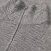 Detalje: ribstruktur og rund hals på Fine Merino Ida Knit