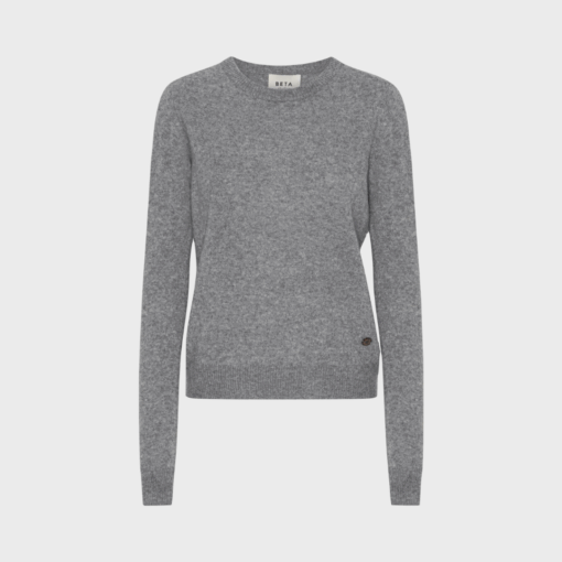 Abbie O-Neck Basic Cashmere Sweater i Grey Melange – Klassisk striktrøje i 100% cashmere fra Beta Studios