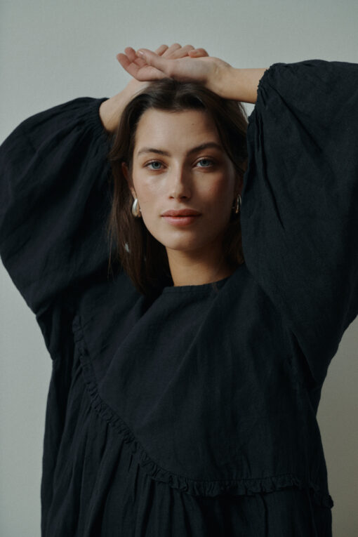 Anne-Mi – Kaya LS Blouse, Washed Black - Billede 3