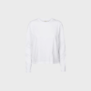 Basic Apparel Raja LS Tee i hvid er en klassisk langærmet t-shirt i 100 % økologisk bomuld. Perfekt som basisdel til både hverdag og layering.