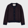 Delores cardigan i Mix Navy – kort boxy cardigan strikket i 100% Sartuul uld fra Aiayu