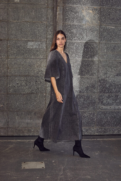 Haute L’Amitié – Denim Raw Hem Dress Black - Billede 2