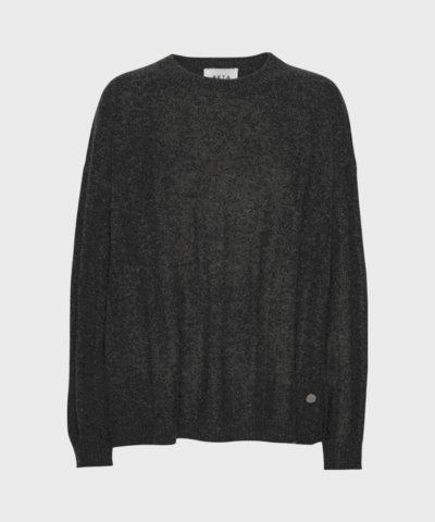 Karen Oversized O‑Neck cashmere sweater i Anthracite Grey fra Beta Studios