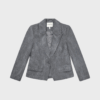Lawo Blazer fra MUNTHE – kort tætsiddende fløjlsblazer i charcoal med klaplommer