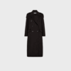 Haute L’Amitié Lida Tailor Wool Coat i mocca er en elegant uldfrakke med klassisk snit. Perfekt til hverdag og særlige lejligheder med varme og stil.
