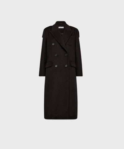 Haute L’Amitié Lida Tailor Wool Coat i mocca er en elegant uldfrakke med klassisk snit. Perfekt til hverdag og særlige lejligheder med varme og stil.
