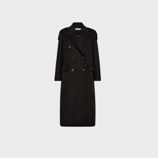 Haute L’Amitié Lida Tailor Wool Coat i mocca er en elegant uldfrakke med klassisk snit. Perfekt til hverdag og særlige lejligheder med varme og stil.