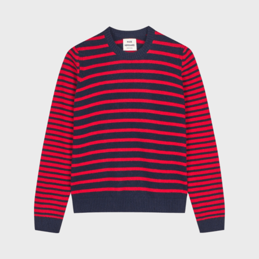 Mads Nørgaard Cashmere Blend Ingrid Knit – Deep Well med Goji Berry detaljer.