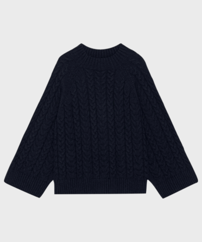 Oak Cable Knit navy sweater fra moshi moshi mind med kabelstrik og brede ribkanter