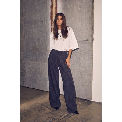 Alternative view of Haute L’Amitié - Michelle Pin String Tie Tall Pant - Grå
