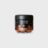 Lakrids by Bülow Classic Caramel Small: Søde lakridsperler overtrukket med dulce chokolade og et strejf af havsalt. Luksuriøs smagsoplevelse. Køb hos Merci-Give
