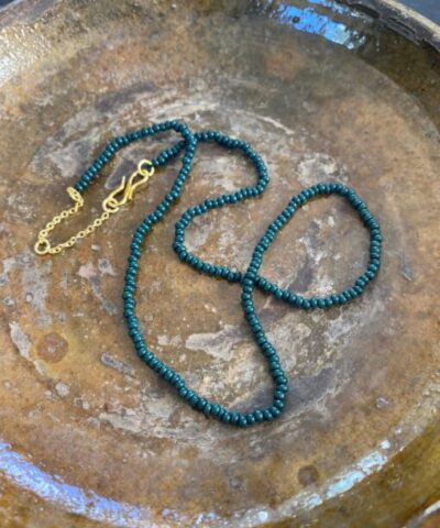 Alternative view of Annavii – Kala Halskæde - Mørkegrøn