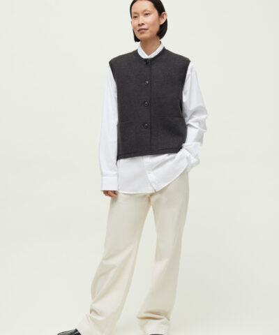 Alternative view of Aiayu - Elva Vest - Sort