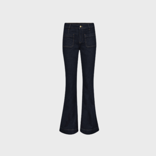 "Ivy Copenhagen Ann Charlotte Flare Jeans i mørk rinse vask. Klassisk pasform med slim fit og let flare. Køb online hos Merci-Give – fri fragt fra 499 kr."