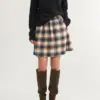 Basic Apparel Lula Skirt i ternet Copen Blue/Birch med elastisk linning – kort, komfortabel og tidløs nederdel.