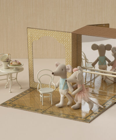 Alternative view of Maileg - Ballet mus i dansestudie, Lillesøster og lillebror