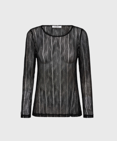 BarbCC O-neck Blouse fra Co'Couture er en klassisk sort bluse med rund hals og lange ærmer. Fremstillet i blød og strækbar kvalitet – perfekt som basis i enhver garderobe. Shop den hos Merci Give.