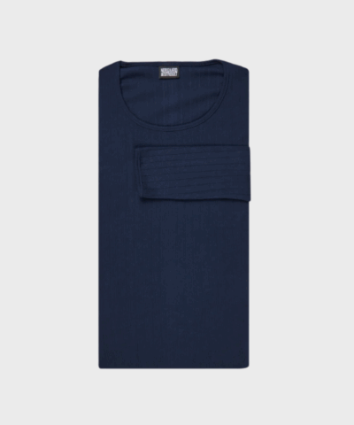 Langærmet T-shirt i marine fra Mads Nørgaard. Dansk design i 100% bomuld. Fri fragt over 499 DKK og levering på 1–3 hverdage.