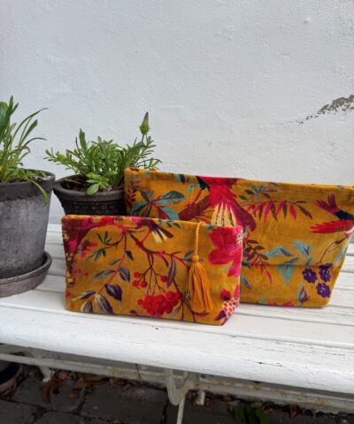 Alternative view of Annavii - Lela Toilettaske - Gul