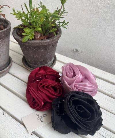 Alternative view of BeckSöndergaard – Organza Flower Hair Claw – Sort