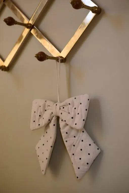 Moshi Moshi Mind – Dotted Christmas Bow - Ecru/Black Dots - Billede 2