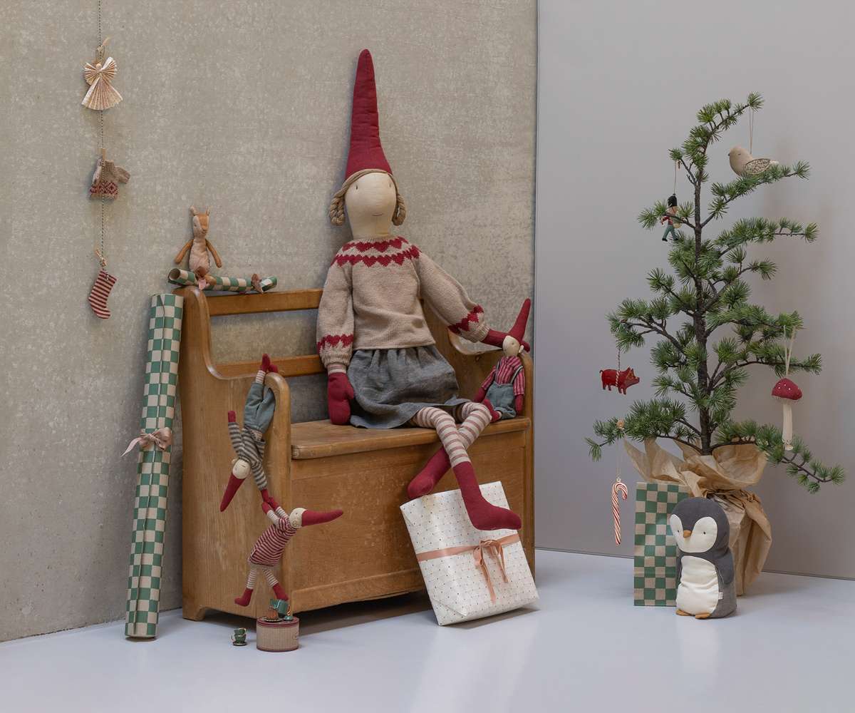 Maileg – Nisse Pige – Nederdel og Strikket Sweater – Str. 6 - Billede 2