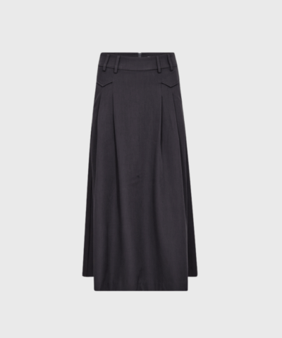 Co'Couture Lunacc Pocket Pleat nederdel i grå er en moderne og alsidig style med læg og lommer. Perfekt til både hverdagsbrug og festlige lejligheder. Style den med strik eller skjorte for et elegant look. Køb hos Merci Give.