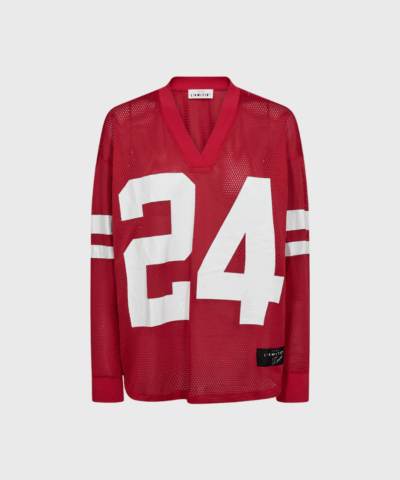 Haute L’Amitié Drift Number LS Tee er en sporty langærmet t-shirt i 100% polyester. Let og åndbar kvalitet med hurtig tørring, perfekt til træning og afslappede outfits. Fås i flere farver og har et moderne print for et dynamisk look.