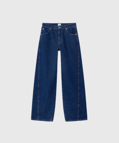 Mads Nørgaard Luke Denim Christel Jeans i Mid Blue Denim er et par klassiske jeans med høj talje og lige ben. Perfekt til hverdagsbrug og styling med skjorter eller strik. Køb online hos Merci Give med hurtig levering og fri fragt over 499 DKK.