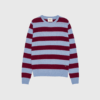 Beta Studios Margot Stripe O-Neck Cashmere i cerulean blå og pomegranate rød er en eksklusiv striktrøje i 100% cashmere. Perfekt til hverdagsbrug og elegante outfits. Køb online hos Merci Give med hurtig levering og fri fragt over 499 DKK.