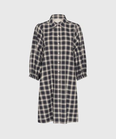 EleinaPW kjolen fra Part Two er en klassisk og elegant kjole med regular fit og feminine detaljer. Perfekt til både hverdag og fest. Fremstillet i blød kvalitet for komfort og stil. En tidløs favorit til garderoben.