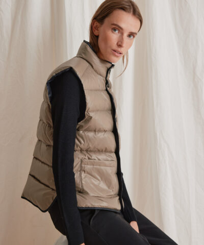 Alternative view of Heartmade - HMBeket Reversible Vest – Black/Walnut