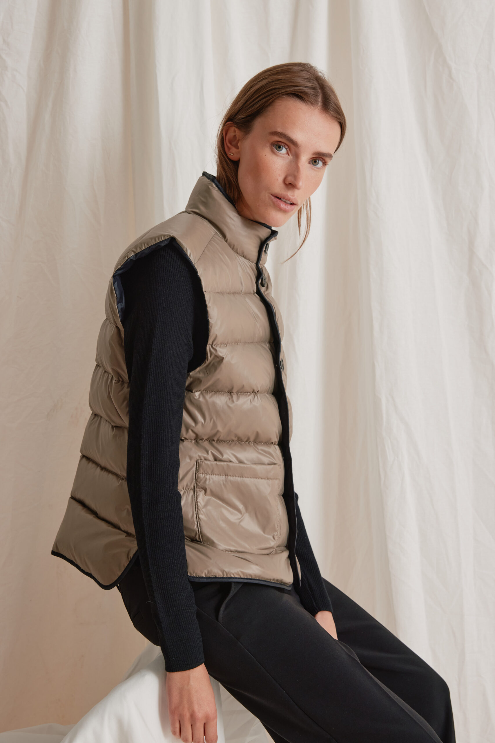 Heartmade - HMBeket Reversible Vest – Black/Walnut - Billede 2
