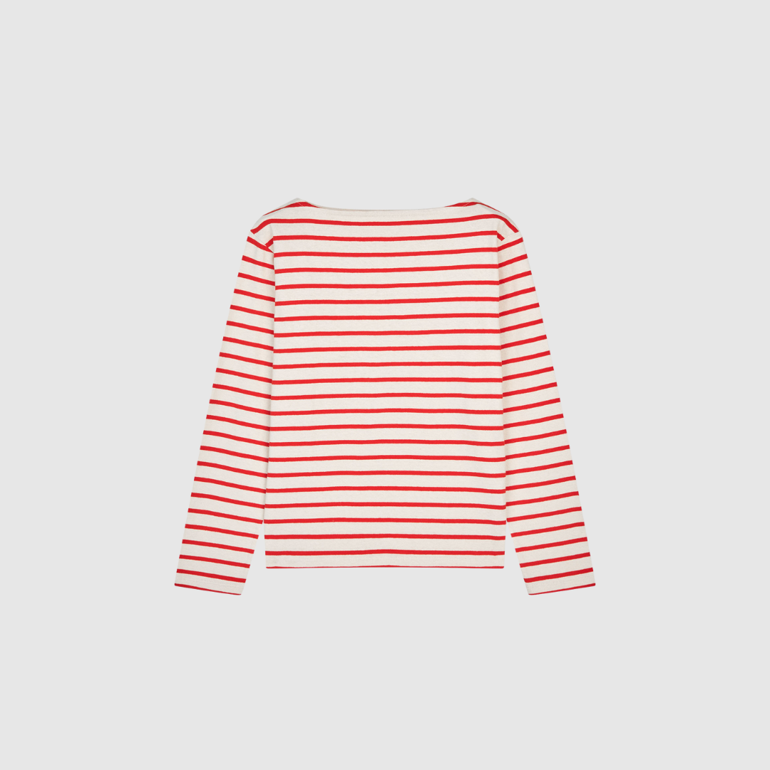 Opdag Pablo Gabi Tee LS fra Mads Nørgaard – en ikonisk, stribet langærmet T-shirt i 100% økologisk bomuld. Den bløde jersey-kvalitet og de friske farver Vanilla Ice/Fiery Red giver et moderne, nordisk udtryk, mens den regular pasform gør den alsidig og nem at style. En tidløs klassiker, der passer ind i enhver garderobe og kan bruges året rundt.