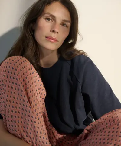 Alternative view of Moshi Moshi Mind – Aura Tee – Dark Navy