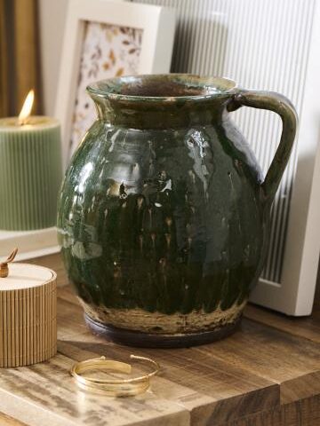 Alternative view of Ib Laursen – Vase med hank – Rustik Grøn