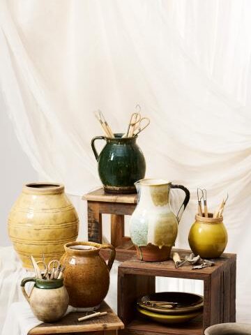 Alternative view of Ib Laursen – Krukke med riller – Gul Rustik