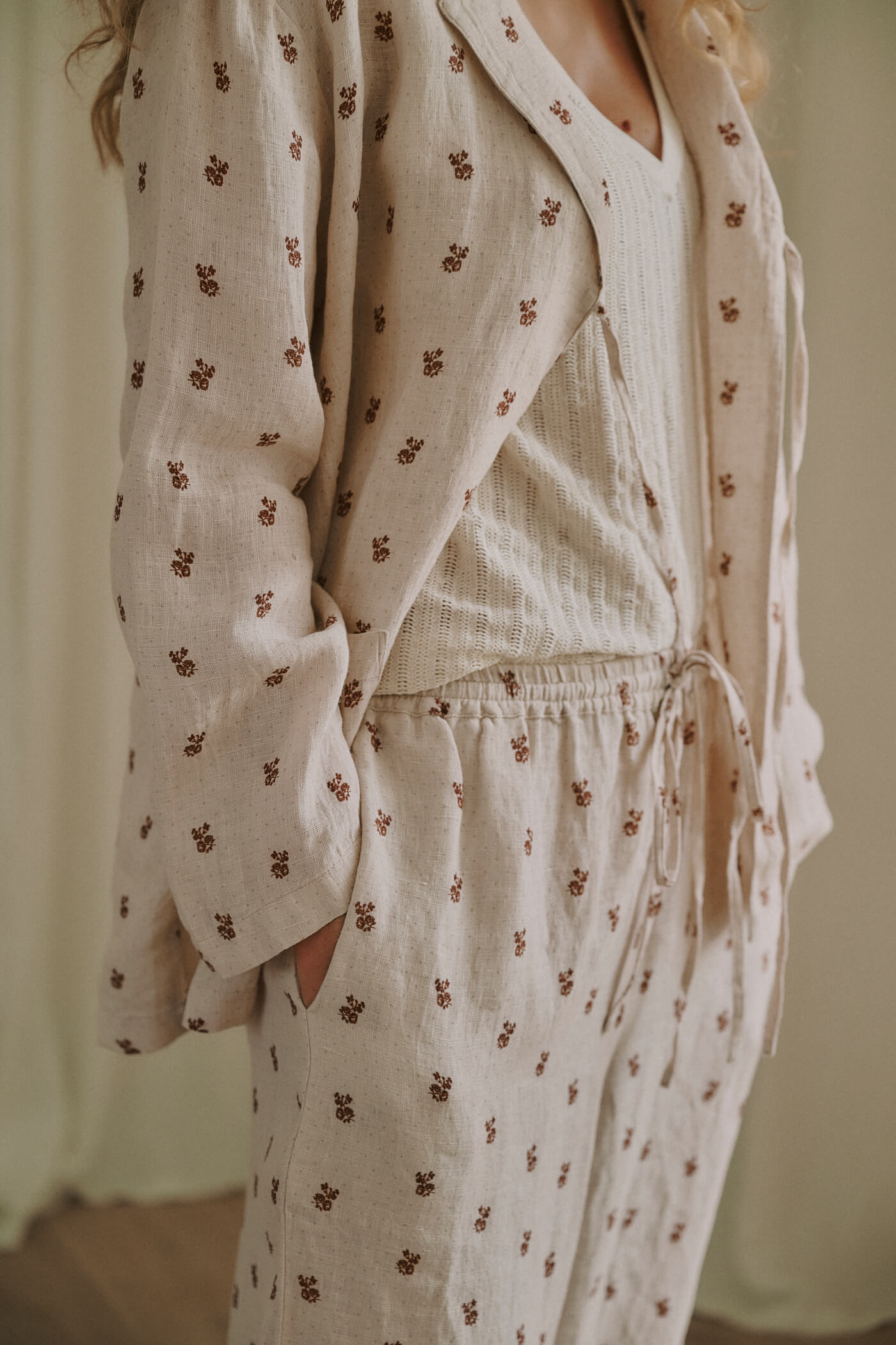 Anne|Mi - Savage Crop Pant – Sand/Print - Billede 3