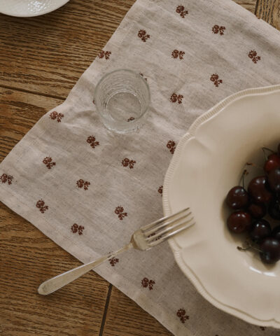Alternative view of Anne|Mi - Savage Placemat – Sand/Print