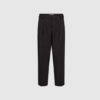 Opdag Premiere Crop Pant – Black, et par elegante cropped bukser i 95% polyester og 5% elastan. Bukserne har et minimalistisk udtryk og en flatterende, formstabil pasform med let stretch. Perfekt til både arbejde, hverdag og aftenbrug, hvor du ønsker et stilrent og komfortabelt look.