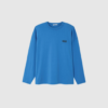 American Vintage Gixy Longsleeve i farven OLYMPE er et must-have basic piece, der kombinerer komfort og et sporty udtryk. Den tykke og bløde 100% bomuldskvalitet gør den ideel til både hverdagsbrug og lag-på-lag styling. Et perfekt valg til dig, der elsker minimalistisk design og kvalitet.